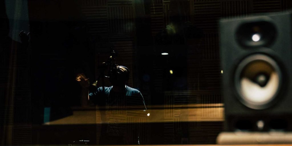 freelance-voice-over-my-studio-header-img